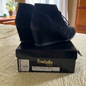 Black lace up bootie